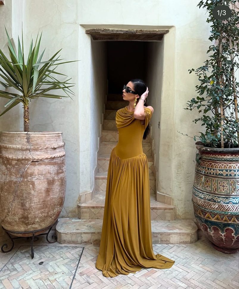 Slant Shoulder Waist Slimming A- Line Dress